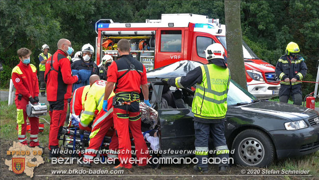 20200928 Verkehrsunfall Möllersdorf - Münchendorf  Fotos: © Stefan Schneider BFK Baden