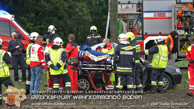 20200928 Verkehrsunfall Möllersdorf - Münchendorf  Fotos: © Stefan Schneider BFK Baden