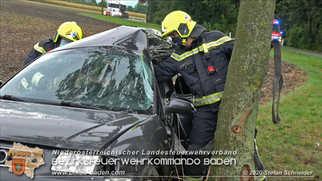 20200928 Verkehrsunfall Möllersdorf - Münchendorf  Fotos: © Stefan Schneider BFK Baden