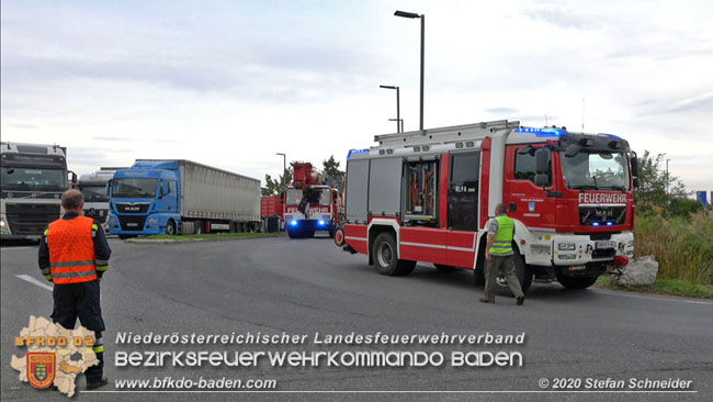 20200102 Bergung eines LKW-Sattelzuges auf der A2 Rastplatz Triestingtal bei Leobersdorf  Foto: © Stefan Schneider