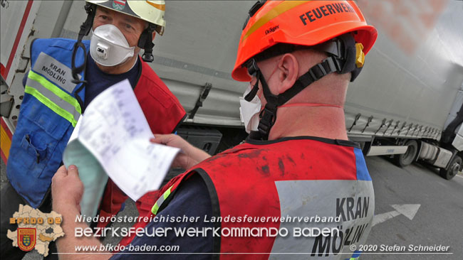 20200102 Bergung eines LKW-Sattelzuges auf der A2 Rastplatz Triestingtal bei Leobersdorf  Foto: © Stefan Schneider