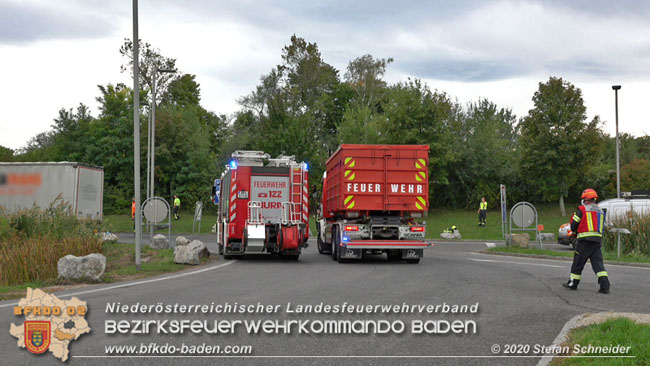 20200102 Bergung eines LKW-Sattelzuges auf der A2 Rastplatz Triestingtal bei Leobersdorf  Foto: © Stefan Schneider