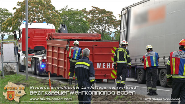 20200102 Bergung eines LKW-Sattelzuges auf der A2 Rastplatz Triestingtal bei Leobersdorf  Foto: © Stefan Schneider