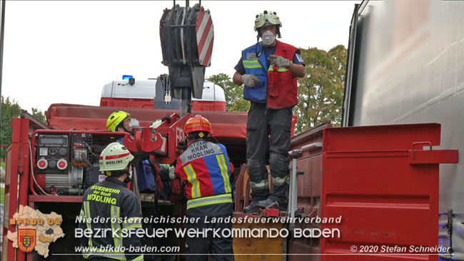 20200102 Bergung eines LKW-Sattelzuges auf der A2 Rastplatz Triestingtal bei Leobersdorf  Foto: © Stefan Schneider