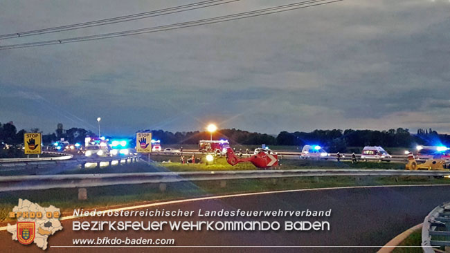 20201007 Schwerer Verkehrsunfall auf der A3 bei der Abfahrt Pottendorf Fotos: © FF Pottendorf, FF Neufeld/Franz Nechansky, Monatsrevue/Thomas Lenger 20201007 Schwerer Verkehrsunfall auf der A3 bei der Abfahrt Pottendorf Fotos: © FF Pottendorf, FF Neufeld/Franz Nechansky, Monatsrevue/Thomas Lenger