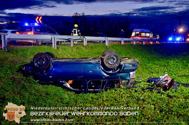 20201007 Schwerer Verkehrsunfall auf der A3 bei der Abfahrt Pottendorf Fotos: © FF Pottendorf, FF Neufeld/Franz Nechansky, Monatsrevue/Thomas Lenger 20201007 Schwerer Verkehrsunfall auf der A3 bei der Abfahrt Pottendorf Fotos: © FF Pottendorf, FF Neufeld/Franz Nechansky, Monatsrevue/Thomas Lenger