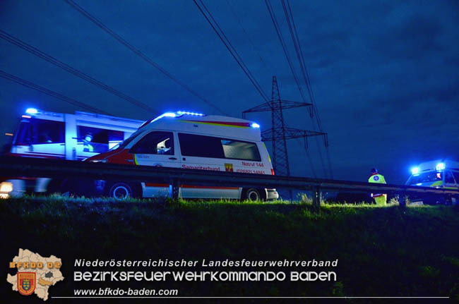 20201007 Schwerer Verkehrsunfall auf der A3 bei der Abfahrt Pottendorf Fotos: © FF Pottendorf, FF Neufeld/Franz Nechansky, Monatsrevue/Thomas Lenger 20201007 Schwerer Verkehrsunfall auf der A3 bei der Abfahrt Pottendorf Fotos: © FF Pottendorf, FF Neufeld/Franz Nechansky, Monatsrevue/Thomas Lenger