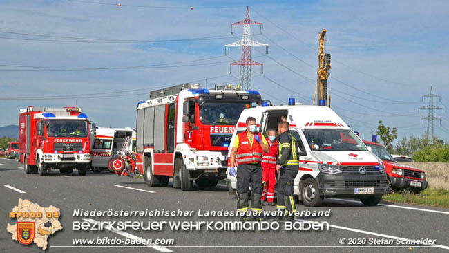20201009 Schwerer Verkehrsunfall auf der A2 zwischen Leobersdorf und Wöllersdorf  Foto: © Stefan Schneider BFK BADEN