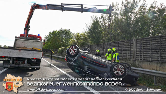 20201009 Schwerer Verkehrsunfall auf der A2 zwischen Leobersdorf und Wöllersdorf  Foto: © Stefan Schneider BFK BADEN