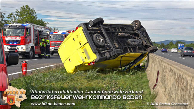 20201009 Schwerer Verkehrsunfall auf der A2 zwischen Leobersdorf und Wöllersdorf  Foto: © Stefan Schneider BFK BADEN