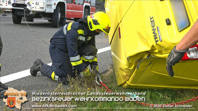 20201009 Schwerer Verkehrsunfall auf der A2 zwischen Leobersdorf und Wöllersdorf  Foto: © Stefan Schneider BFK BADEN