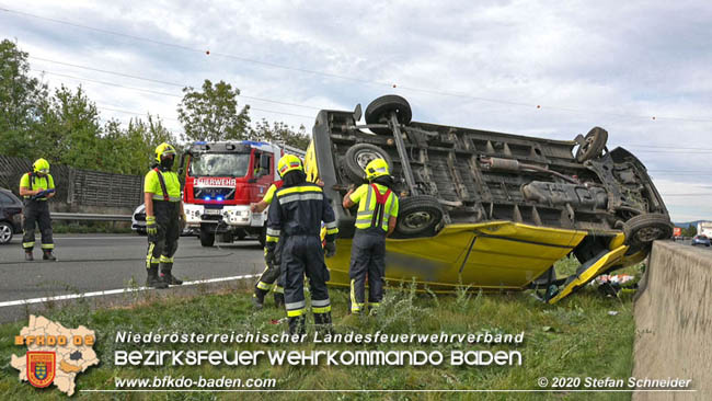 20201009 Schwerer Verkehrsunfall auf der A2 zwischen Leobersdorf und Wöllersdorf  Foto: © Stefan Schneider BFK BADEN