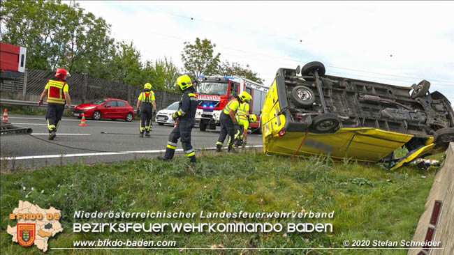 20201009 Schwerer Verkehrsunfall auf der A2 zwischen Leobersdorf und Wöllersdorf  Foto: © Stefan Schneider BFK BADEN