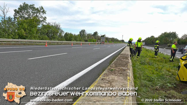 20201009 Schwerer Verkehrsunfall auf der A2 zwischen Leobersdorf und Wöllersdorf  Foto: © Stefan Schneider BFK BADEN