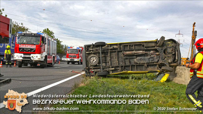20201009 Schwerer Verkehrsunfall auf der A2 zwischen Leobersdorf und Wöllersdorf  Foto: © Stefan Schneider BFK BADEN