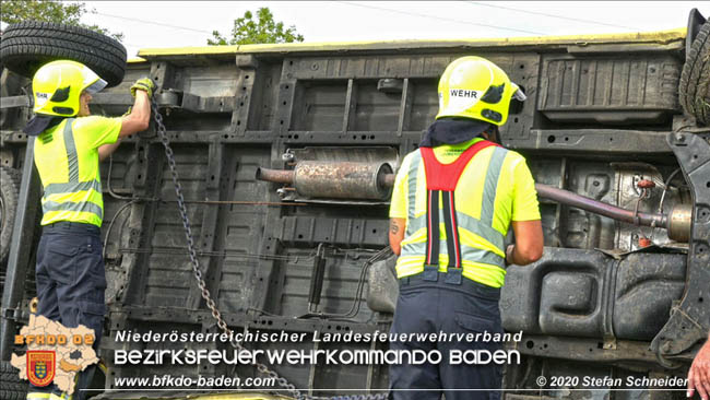 20201009 Schwerer Verkehrsunfall auf der A2 zwischen Leobersdorf und Wöllersdorf  Foto: © Stefan Schneider BFK BADEN
