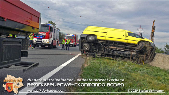 20201009 Schwerer Verkehrsunfall auf der A2 zwischen Leobersdorf und Wöllersdorf  Foto: © Stefan Schneider BFK BADEN
