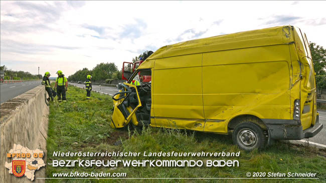 20201009 Schwerer Verkehrsunfall auf der A2 zwischen Leobersdorf und Wöllersdorf  Foto: © Stefan Schneider BFK BADEN