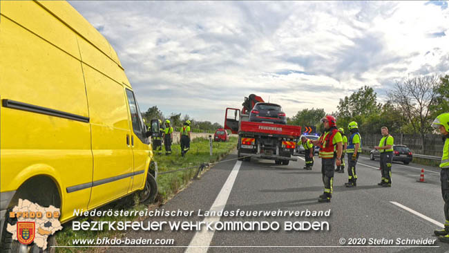 20201009 Schwerer Verkehrsunfall auf der A2 zwischen Leobersdorf und Wöllersdorf  Foto: © Stefan Schneider BFK BADEN