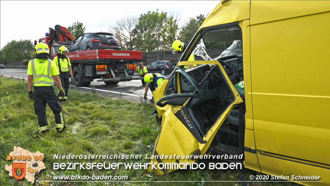 20201009 Schwerer Verkehrsunfall auf der A2 zwischen Leobersdorf und Wöllersdorf  Foto: © Stefan Schneider BFK BADEN