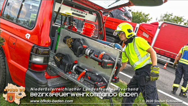 20201009 Schwerer Verkehrsunfall auf der A2 zwischen Leobersdorf und Wöllersdorf  Foto: © Stefan Schneider BFK BADEN