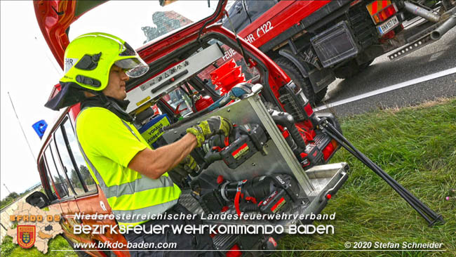 20201009 Schwerer Verkehrsunfall auf der A2 zwischen Leobersdorf und Wöllersdorf  Foto: © Stefan Schneider BFK BADEN