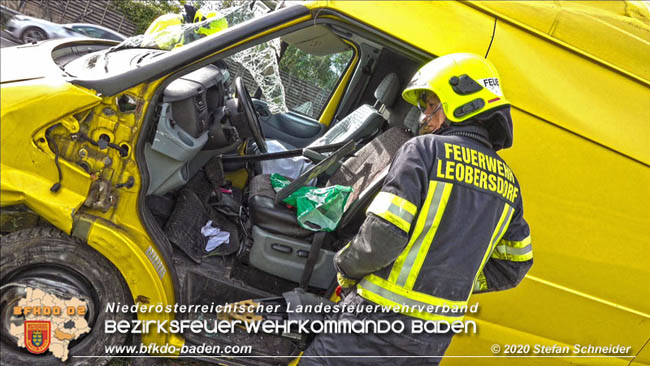 20201009 Schwerer Verkehrsunfall auf der A2 zwischen Leobersdorf und Wöllersdorf  Foto: © Stefan Schneider BFK BADEN