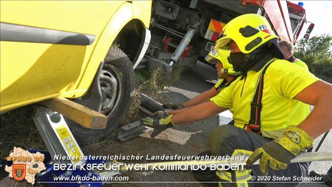 20201009 Schwerer Verkehrsunfall auf der A2 zwischen Leobersdorf und Wöllersdorf  Foto: © Stefan Schneider BFK BADEN