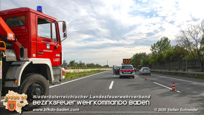 20201009 Schwerer Verkehrsunfall auf der A2 zwischen Leobersdorf und Wöllersdorf  Foto: © Stefan Schneider BFK BADEN