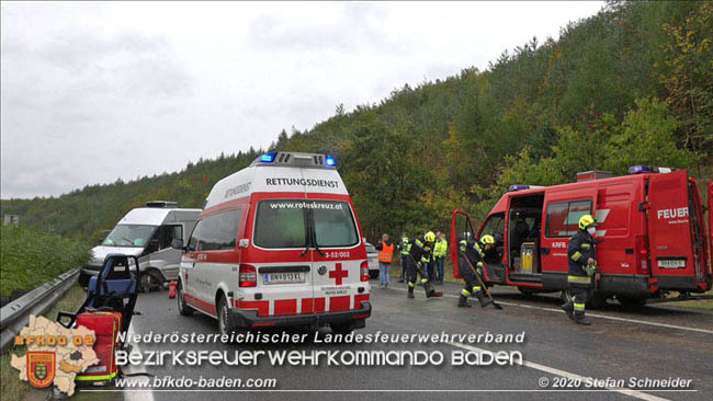 20201014 Verkehrsunfall auf der A21 zwischen Mayerling und Heiligenkreuz  Foto: © Stefan Schneider 