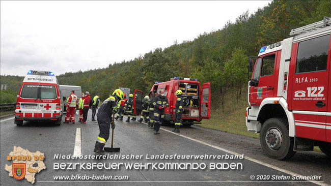 20201014 Verkehrsunfall auf der A21 zwischen Mayerling und Heiligenkreuz  Foto: © Stefan Schneider 