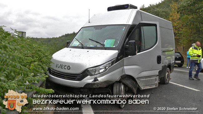20201014 Verkehrsunfall auf der A21 zwischen Mayerling und Heiligenkreuz  Foto: © Stefan Schneider 