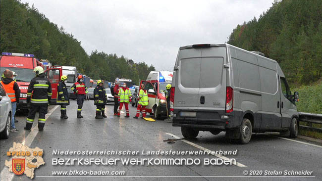 20201014 Verkehrsunfall auf der A21 zwischen Mayerling und Heiligenkreuz  Foto: © Stefan Schneider 