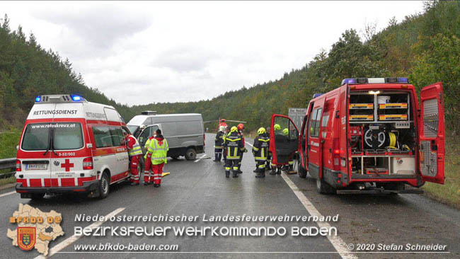 20201014 Verkehrsunfall auf der A21 zwischen Mayerling und Heiligenkreuz  Foto: © Stefan Schneider 