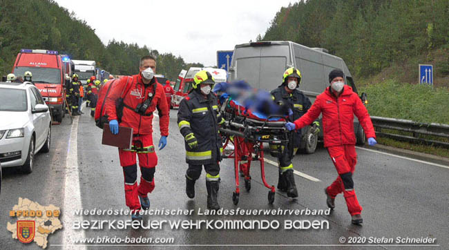20201014 Verkehrsunfall auf der A21 zwischen Mayerling und Heiligenkreuz  Foto: © Stefan Schneider 