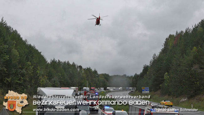 20201014 Verkehrsunfall auf der A21 zwischen Mayerling und Heiligenkreuz  Foto: © Stefan Schneider 