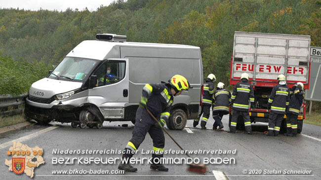 20201014 Verkehrsunfall auf der A21 zwischen Mayerling und Heiligenkreuz  Foto: © Stefan Schneider 