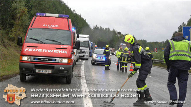 20201014 Verkehrsunfall auf der A21 zwischen Mayerling und Heiligenkreuz  Foto: © Stefan Schneider 