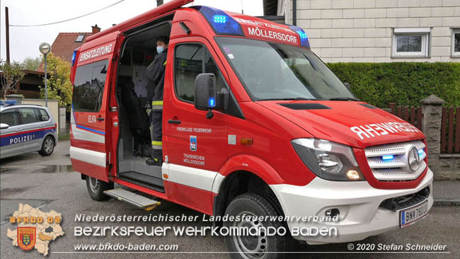 20201014 Unterstützung Rettungsdienst bei Arbeitsunfall Möllersdorf/Guntramsdorf  Fotos: © Stefan Schneider BFK BADEN