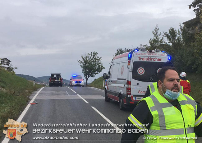 20201017 Pkw Geländewagen verunfallt auf der Weinbergstraße L151 zwischen Pfaffstätten und Gumpoldskirchen   Foto: © Freiwillige Feuerwehr Pfaffstätten
