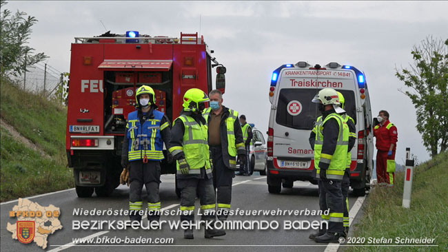20201017 Pkw Geländewagen verunfallt auf der Weinbergstraße L151 zwischen Pfaffstätten und Gumpoldskirchen   Foto: © Stefan Schneider BFKDO BADEN