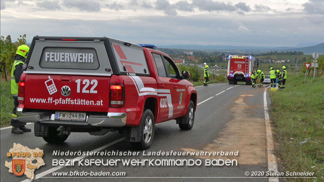 20201017 Pkw Geländewagen verunfallt auf der Weinbergstraße L151 zwischen Pfaffstätten und Gumpoldskirchen   Foto: © Stefan Schneider BFKDO BADEN