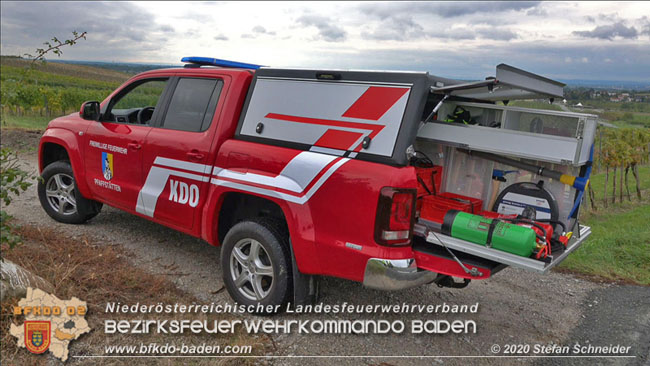 20201017 Pkw Geländewagen verunfallt auf der Weinbergstraße L151 zwischen Pfaffstätten und Gumpoldskirchen   Foto: © Stefan Schneider BFKDO BADEN