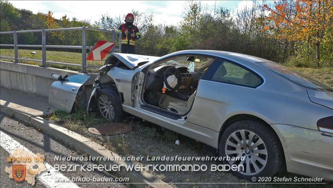 20201105 Verkehrsunfall in der Auffahrtsrampe der Autobahnanschlussstelle Kottingbrunn Richtung Wien Foto: © Stefan Schneider BFK BADEN 20201105 Verkehrsunfall in der Auffahrtsrampe der Autobahnanschlussstelle Kottingbrunn Richtung Wien Foto: © Stefan Schneider BFK BADEN