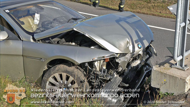 20201105 Verkehrsunfall in der Auffahrtsrampe der Autobahnanschlussstelle Kottingbrunn Richtung Wien Foto: © Stefan Schneider BFK BADEN 20201105 Verkehrsunfall in der Auffahrtsrampe der Autobahnanschlussstelle Kottingbrunn Richtung Wien Foto: © Stefan Schneider BFK BADEN