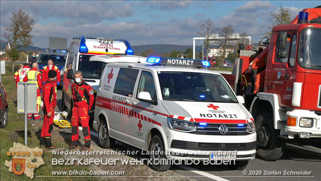 20201105 Verkehrsunfall in der Auffahrtsrampe der Autobahnanschlussstelle Kottingbrunn Richtung Wien Foto: © Stefan Schneider BFK BADEN 20201105 Verkehrsunfall in der Auffahrtsrampe der Autobahnanschlussstelle Kottingbrunn Richtung Wien Foto: © Stefan Schneider BFK BADEN