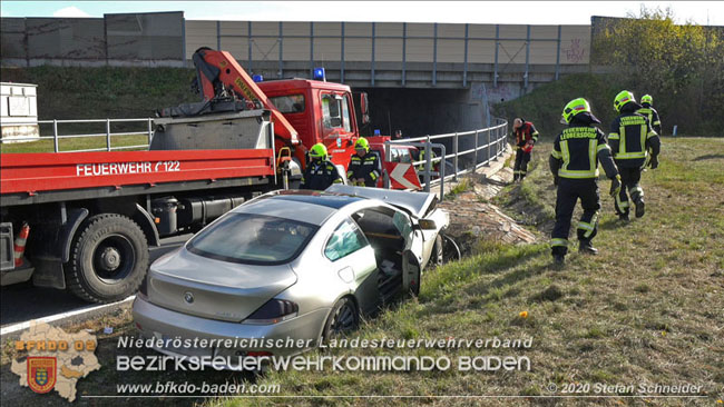 20201105 Verkehrsunfall in der Auffahrtsrampe der Autobahnanschlussstelle Kottingbrunn Richtung Wien Foto: © Stefan Schneider BFK BADEN 20201105 Verkehrsunfall in der Auffahrtsrampe der Autobahnanschlussstelle Kottingbrunn Richtung Wien Foto: © Stefan Schneider BFK BADEN