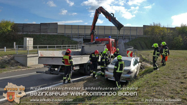 20201105 Verkehrsunfall in der Auffahrtsrampe der Autobahnanschlussstelle Kottingbrunn Richtung Wien Foto: © Stefan Schneider BFK BADEN 20201105 Verkehrsunfall in der Auffahrtsrampe der Autobahnanschlussstelle Kottingbrunn Richtung Wien Foto: © Stefan Schneider BFK BADEN