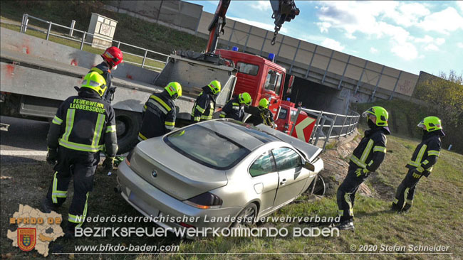 20201105 Verkehrsunfall in der Auffahrtsrampe der Autobahnanschlussstelle Kottingbrunn Richtung Wien Foto: © Stefan Schneider BFK BADEN 20201105 Verkehrsunfall in der Auffahrtsrampe der Autobahnanschlussstelle Kottingbrunn Richtung Wien Foto: © Stefan Schneider BFK BADEN