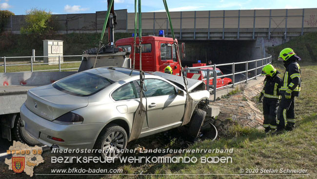 20201105 Verkehrsunfall in der Auffahrtsrampe der Autobahnanschlussstelle Kottingbrunn Richtung Wien Foto: © Stefan Schneider BFK BADEN 20201105 Verkehrsunfall in der Auffahrtsrampe der Autobahnanschlussstelle Kottingbrunn Richtung Wien Foto: © Stefan Schneider BFK BADEN